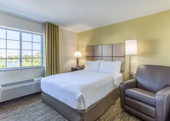 Candlewood Suites Aurora-Naperville by IHG hotel thumbnail 3