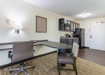 Candlewood Suites Aurora-Naperville by IHG hotel thumbnail 8