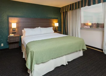 Holiday Inn Downtown - Mercy Area by IHG hotel thumbnail 4