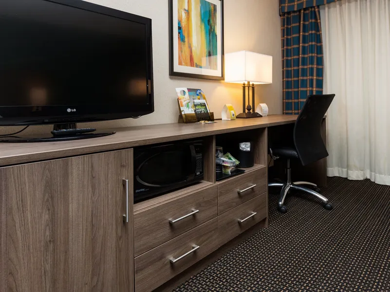 Holiday Inn Downtown - Mercy Area by IHG hotel detail image 6