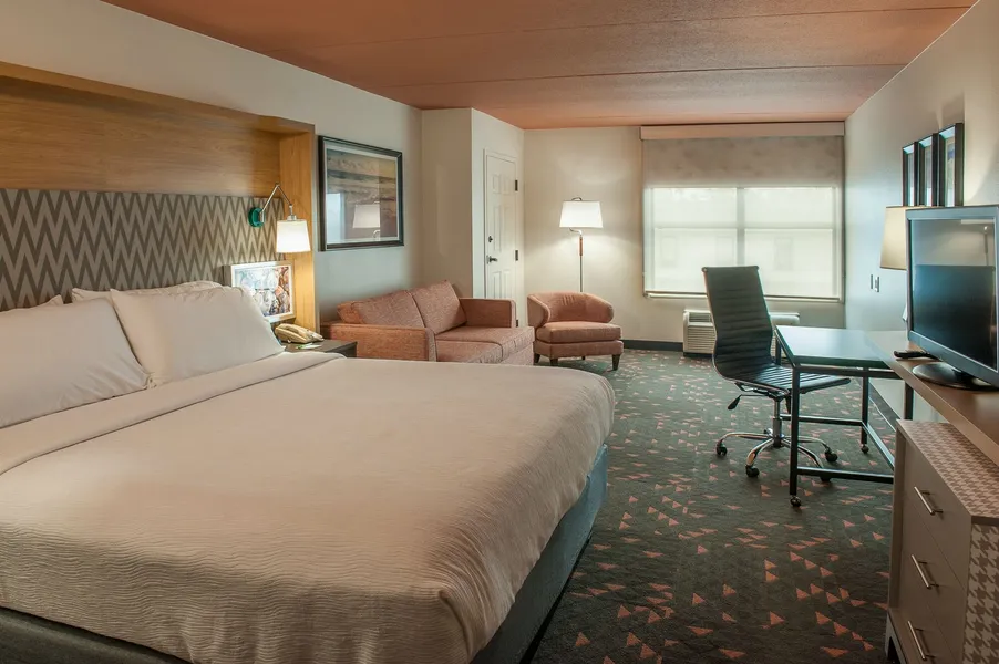 Holiday Inn Pensacola - University Area by IHG hotel detail image 6