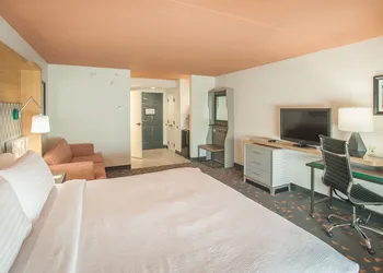 Holiday Inn Pensacola - University Area by IHG hotel thumbnail 8