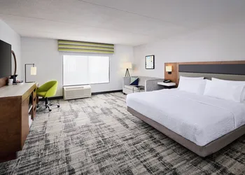 Hampton Inn & Suites by Hilton Windsor hotel thumbnail 7