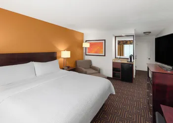 Holiday Inn Knoxville West- Cedar Bluff Rd by IHG hotel thumbnail 6