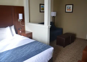 Comfort Inn & Suites Junction City - near Fort Riley hotel thumbnail 7