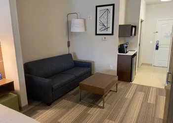 Holiday Inn Express & Suites Beaumont - Oak Valley by IHG hotel thumbnail 7
