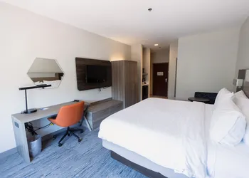 Holiday Inn Express & Suites Guthrie North Edmond by IHG hotel thumbnail 8