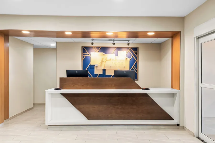 Holiday Inn Express Hotel & Suites Council Bluffs - Conv Ctr by IHG hotel detail image 2