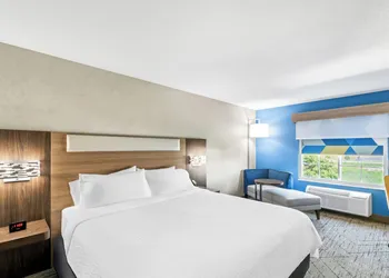 Holiday Inn Express Hotel & Suites Council Bluffs - Conv Ctr by IHG hotel thumbnail 5