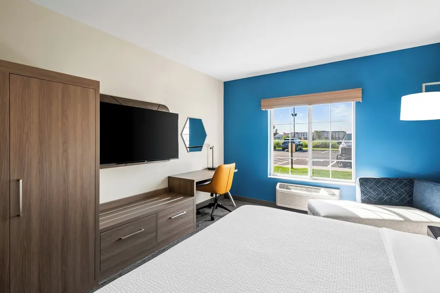 Holiday Inn Express Hotel & Suites Council Bluffs - Conv Ctr by IHG hotel detail image 6