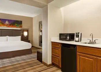 Holiday Inn Washington-Dulles International Airport by IHG hotel thumbnail 6