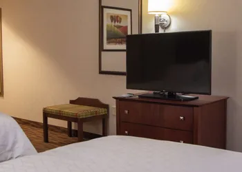 Holiday Inn Express Yreka-Shasta Area by IHG hotel thumbnail 3