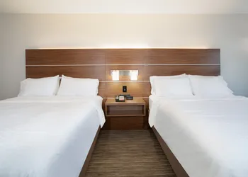 Holiday Inn Express Yreka-Shasta Area by IHG hotel thumbnail 7