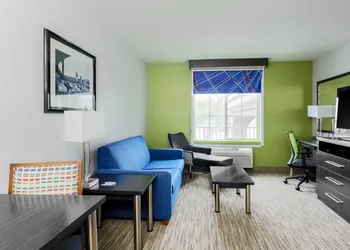 Holiday Inn Express Lancaster by IHG hotel thumbnail 3