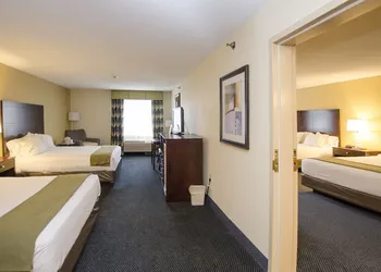 Holiday Inn Express & Suites St Joseph by IHG hotel thumbnail 3