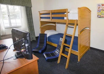 Holiday Inn Express & Suites St Joseph by IHG hotel thumbnail 4