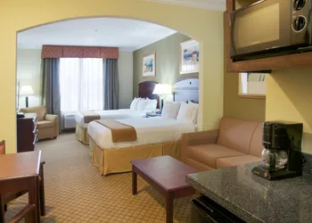 Holiday Inn Express Hotel & Suites Winnie by IHG hotel thumbnail 4