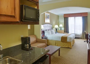 Holiday Inn Express Hotel & Suites Winnie by IHG hotel thumbnail 5