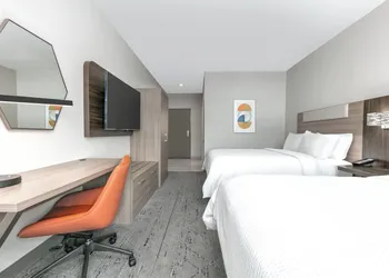 Holiday Inn Express Hotel & Suites Winnie by IHG hotel thumbnail 8