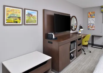 Hampton Inn LaPorte IN hotel thumbnail 4