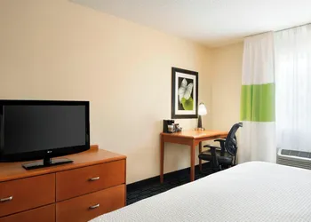Fairfield Inn & Suites by Marriott Champaign hotel thumbnail 4