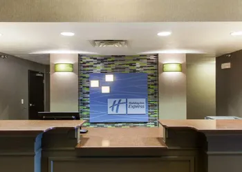 Holiday Inn Express & Suites Brandon by IHG hotel thumbnail 2