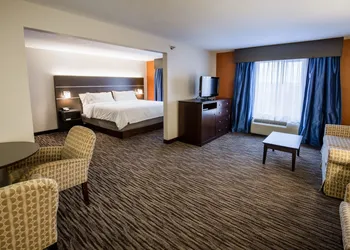 Holiday Inn Express & Suites Brandon by IHG hotel thumbnail 5