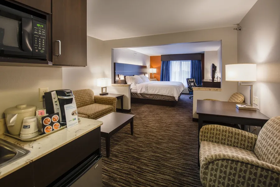 Holiday Inn Express & Suites Brandon by IHG hotel detail image 6