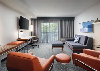 Courtyard by Marriott Kingston hotel thumbnail 6