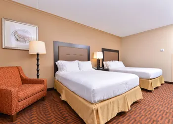 Holiday Inn Express Breezewood by IHG hotel thumbnail 3