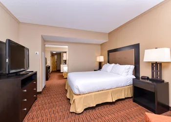 Holiday Inn Express Breezewood by IHG hotel thumbnail 6