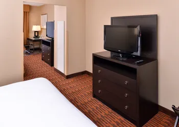 Holiday Inn Express Breezewood by IHG hotel thumbnail 7