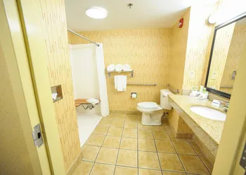 Holiday Inn Express Hotel & Suites Bowling Green by IHG hotel thumbnail 7