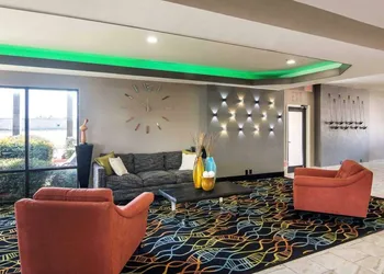 Days Inn by Wyndham Fort Worth North / Fossil Creek hotel thumbnail 2
