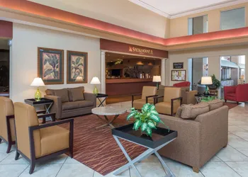 Ramada by Wyndham Kissimmee Gateway hotel thumbnail 3
