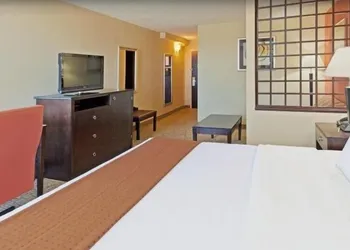 Doubletree by Hilton Harrisonburg hotel thumbnail 8