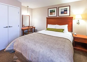 Candlewood Suites Owasso by IHG hotel thumbnail 4