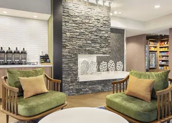 Fairfield Inn by Marriott Tracy hotel thumbnail 2