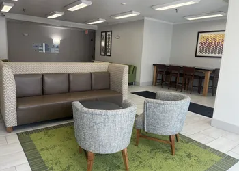 Holiday Inn Express & Suites Sioux Falls At Empire Mall by IHG hotel thumbnail 4