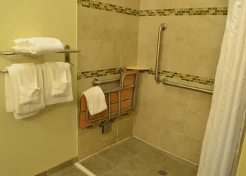 Holiday Inn Express Waterloo Cedar Falls by IHG hotel thumbnail 3