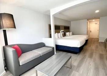 Hotel Aluxor SFO hotel thumbnail 8