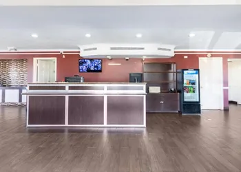 OYO Hotel Tulsa N Sheridan Rd & Airport hotel thumbnail 4