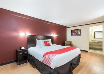 OYO Hotel Tulsa N Sheridan Rd & Airport hotel thumbnail 8
