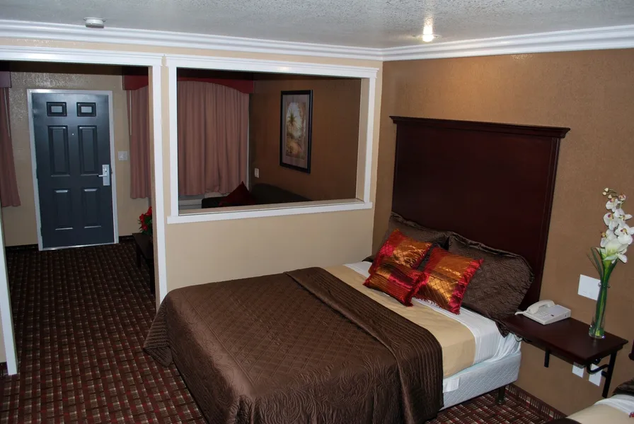 Budget Inn Anaheim hotel detail image 6