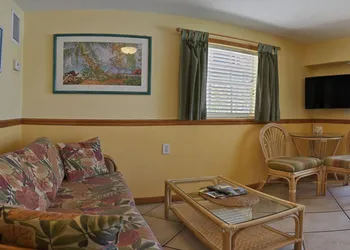 Manatee Bay Inn - Near Fishing Pier Fort Myers Beach hotel thumbnail 5