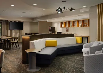 Springhill Suites By Marriott Metro Center hotel thumbnail 2