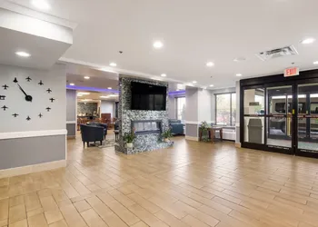 Quality Inn & Suites CVG Airport hotel thumbnail 4
