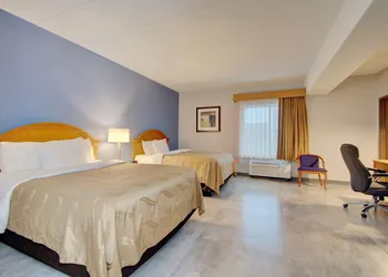 Quality Inn & Suites CVG Airport hotel thumbnail 5