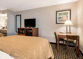 Quality Inn Madison West Near University Area hotel thumbnail 7