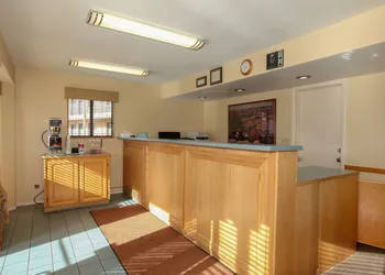 Budget Inn hotel thumbnail 5